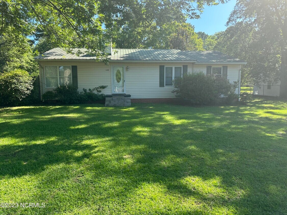 Primary Photo - 1603 Ashe St