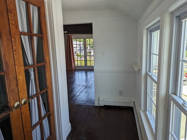 Foto del edificio - 77 Pleasant St