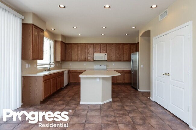 Building Photo - 3455 E Esplanade Ct
