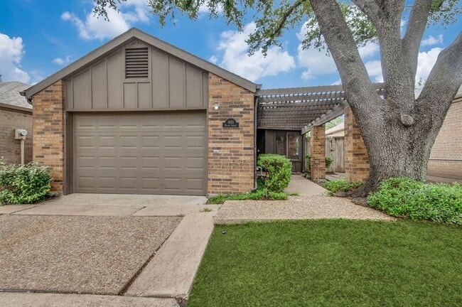 Photo - 4011 Rosser Square House