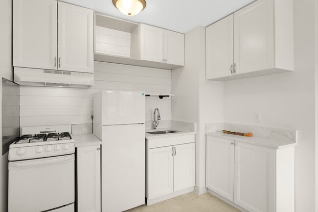 Building Photo - 3308 Girard Ave S