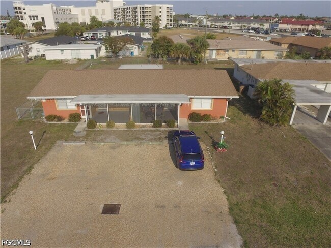 Foto del edificio - 4819 Marine Dr