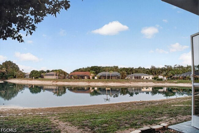Foto del edificio - 11580 Forest Mere Dr