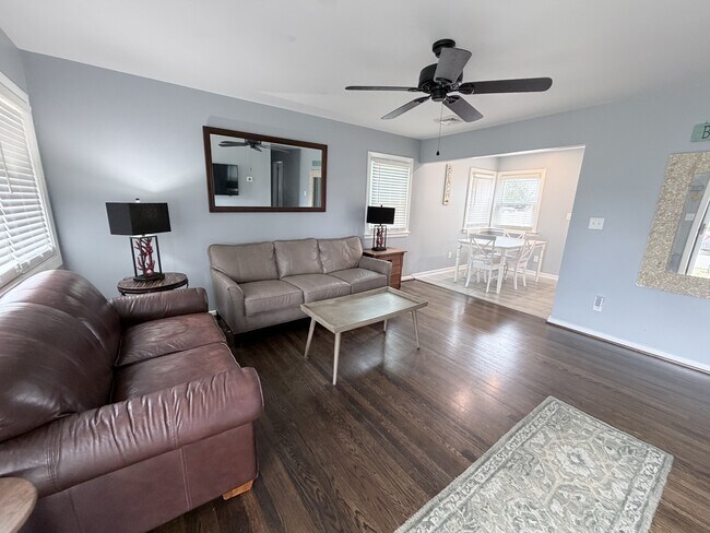 Foto del edificio - 1366 Baychester Ave