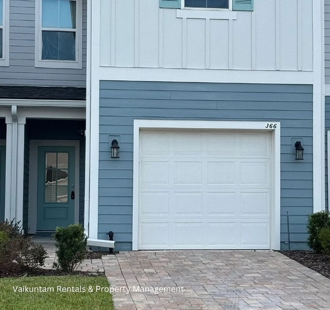 Photo - 370 Richmond Dr House