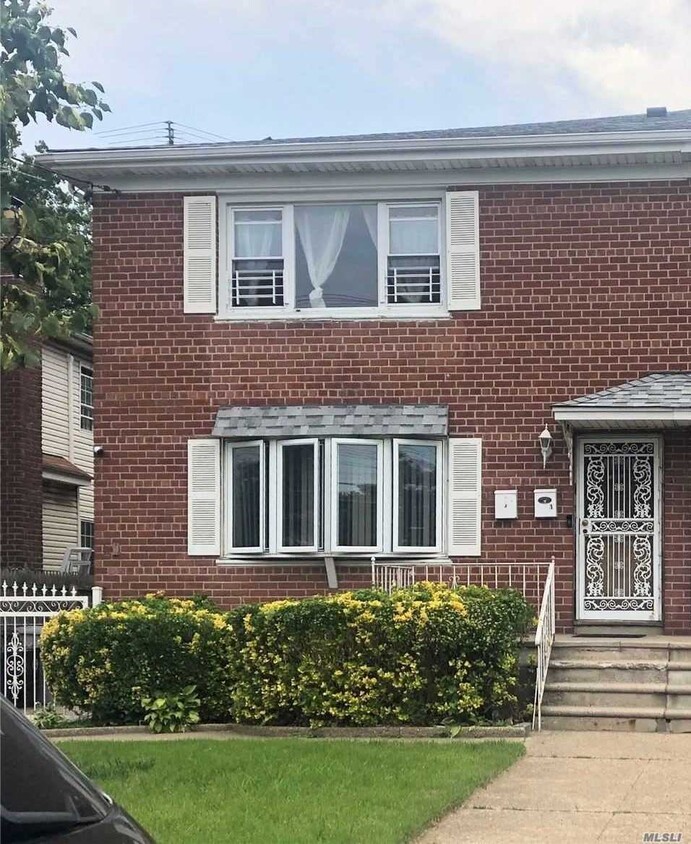 Primary Photo - 138-52 Brookville Blvd