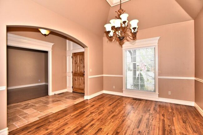 Building Photo - Open 4/4/3 plan in Bixby Schools