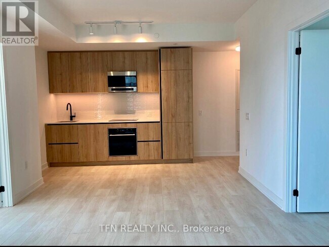 Photo du bâtiment - 127 Broadway Ave