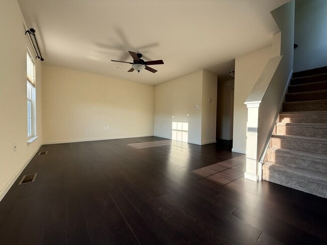 Building Photo - 136 Kestrel Ln