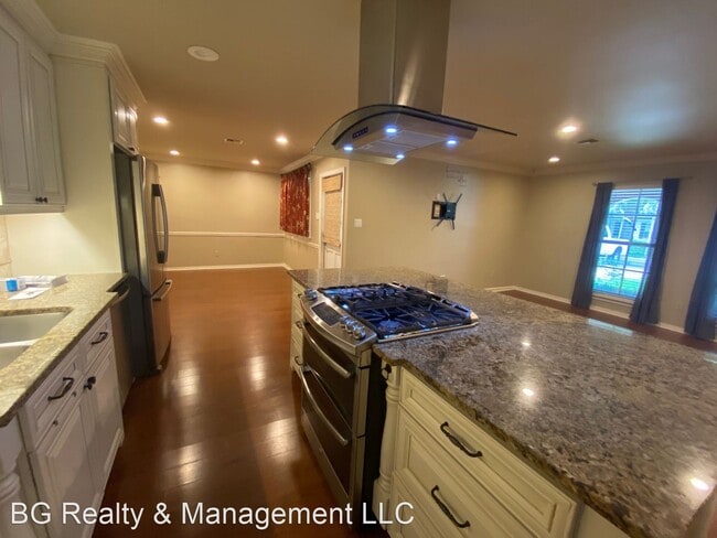 Building Photo - 4 br, 2 bath House - 910 Kim Drive