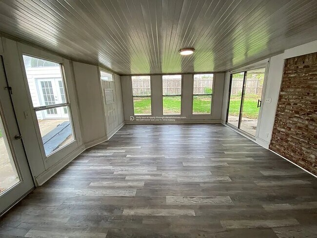 Foto del edificio - 8133 NW 26th St