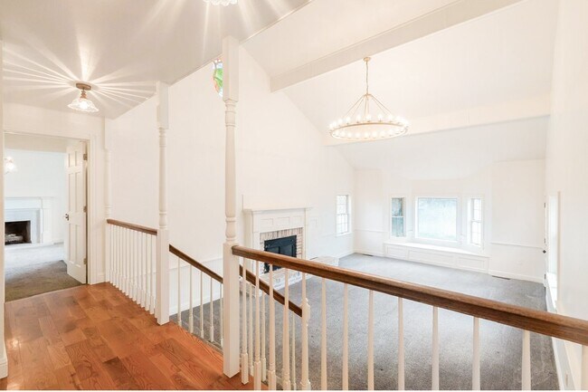 Building Photo - 952 N 400 E
