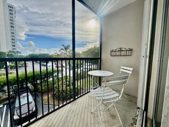 Foto del edificio - 1527 S Flagler Dr