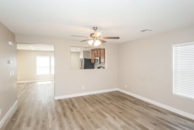 Foto del edificio - 7249 Huckaby Ave