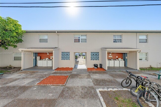 Foto del edificio - 939 Magnolia Dr