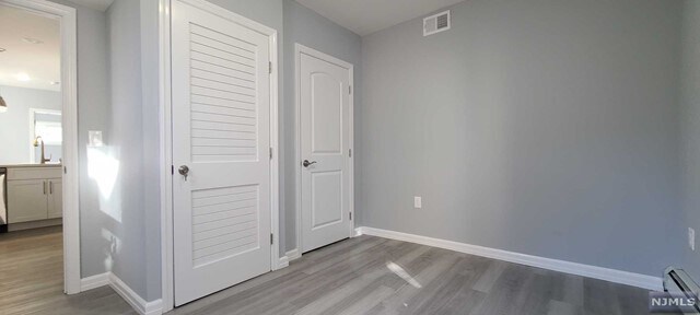 Foto del edificio - 128 Abbott Ave