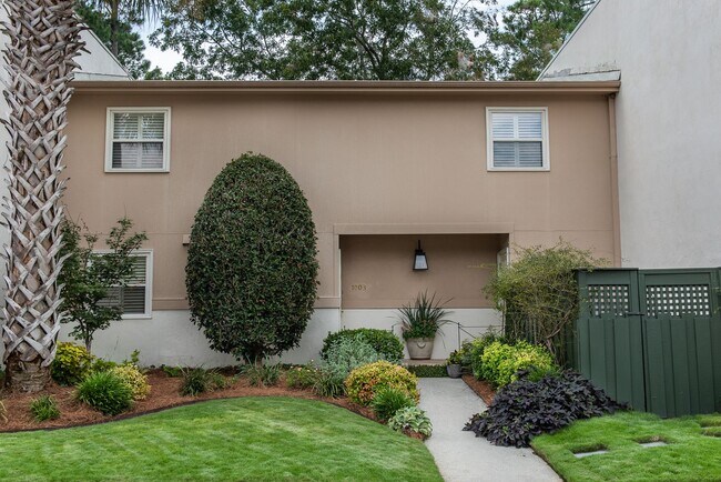 Foto del edificio - Immaculate Snee Farm Townhome for Rent!