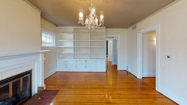 Building Photo - 15 Vick Park A