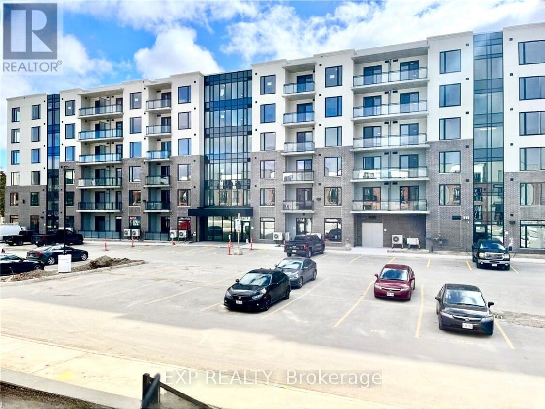 Primary Photo - 107-107 Roger St
