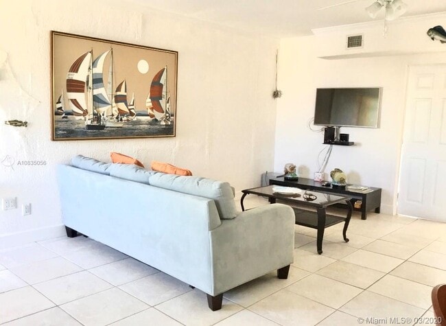 Building Photo - 75 Coral Dr