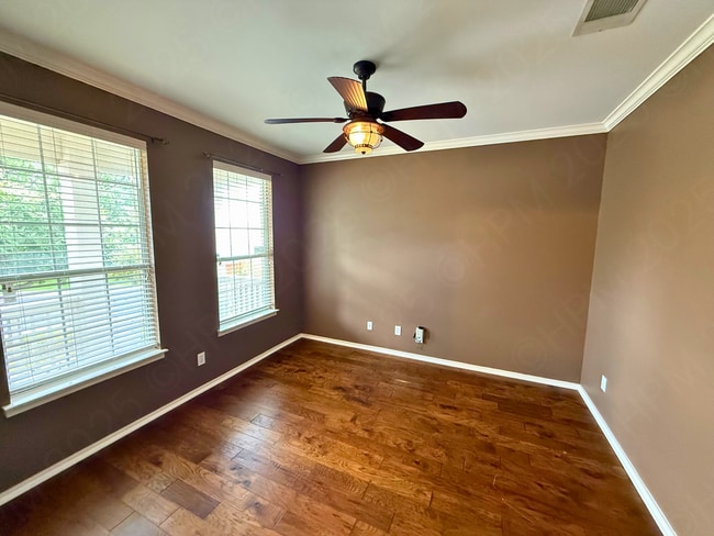 Building Photo - 7414 Carriage Bay