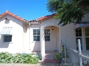 Building Photo - 1580 N Orange Grove Ave