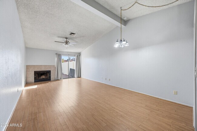 Foto del edificio - 3510 E Hampton Ave