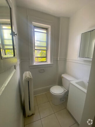 Building Photo - 441 Kingston Road
