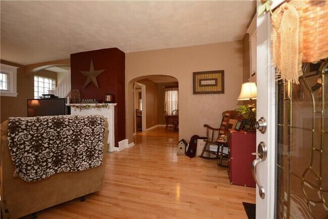 Foto del edificio - 2112 Saranac Ave