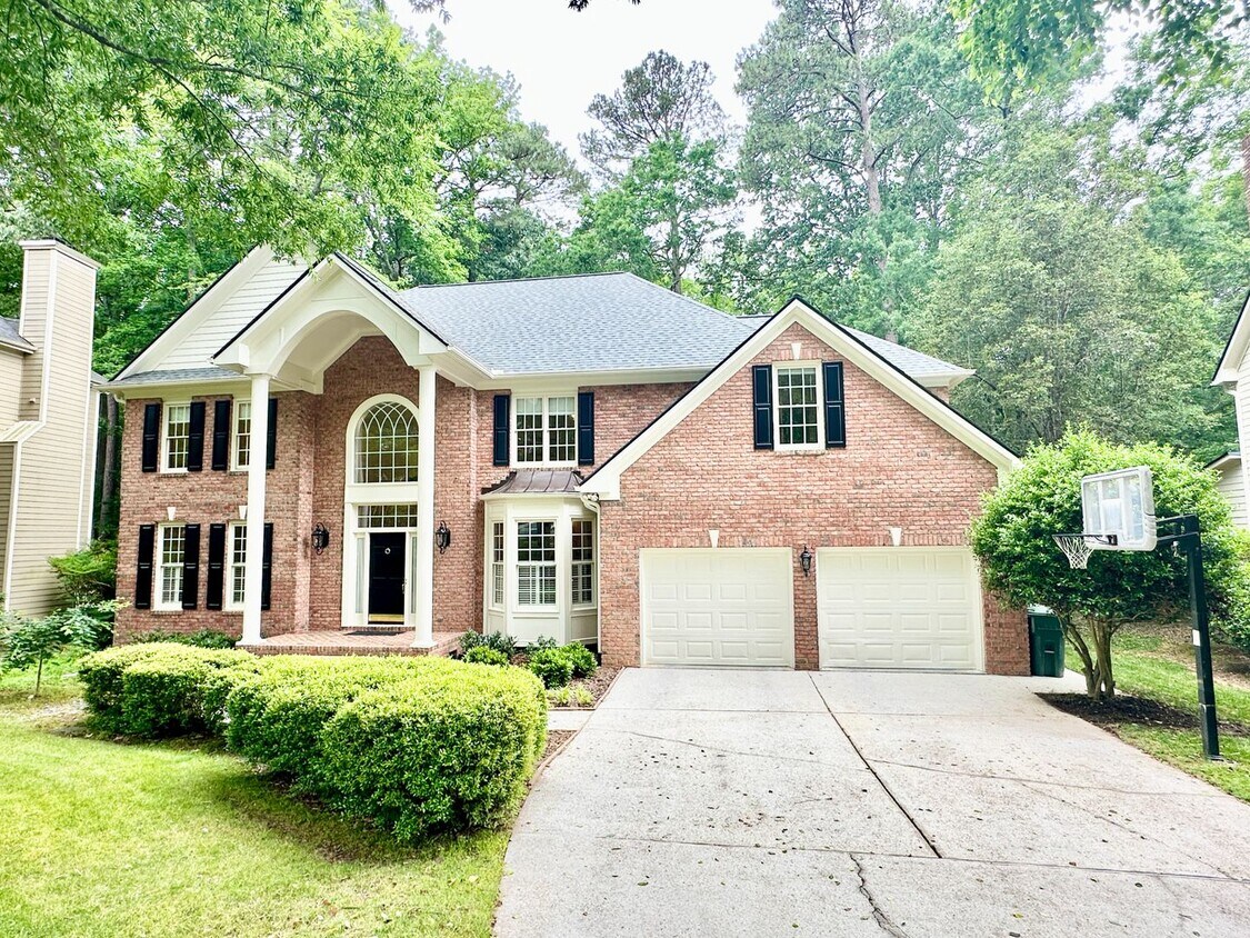 Primary Photo - Location Location Location!!! Stunning 4 B...