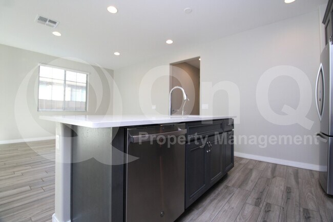 Foto del edificio - 3044 N Cholla St