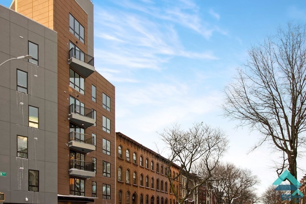 Foto principal - 596 Washington Ave