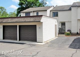 Building Photo - 2 br, 1.5 bath Condo - 1412 Roxburgh Ave