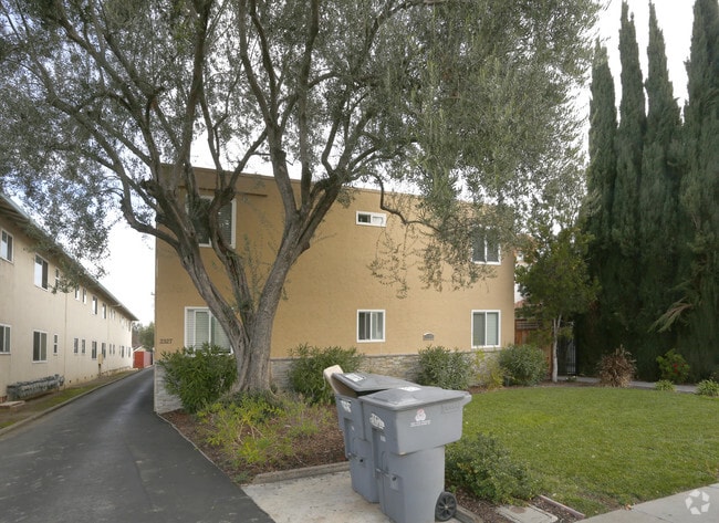 Building Photo - 2327 Pruneridge Ave