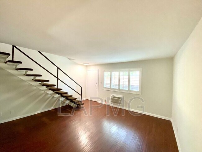 Foto del edificio - 5619 Irvine Ave