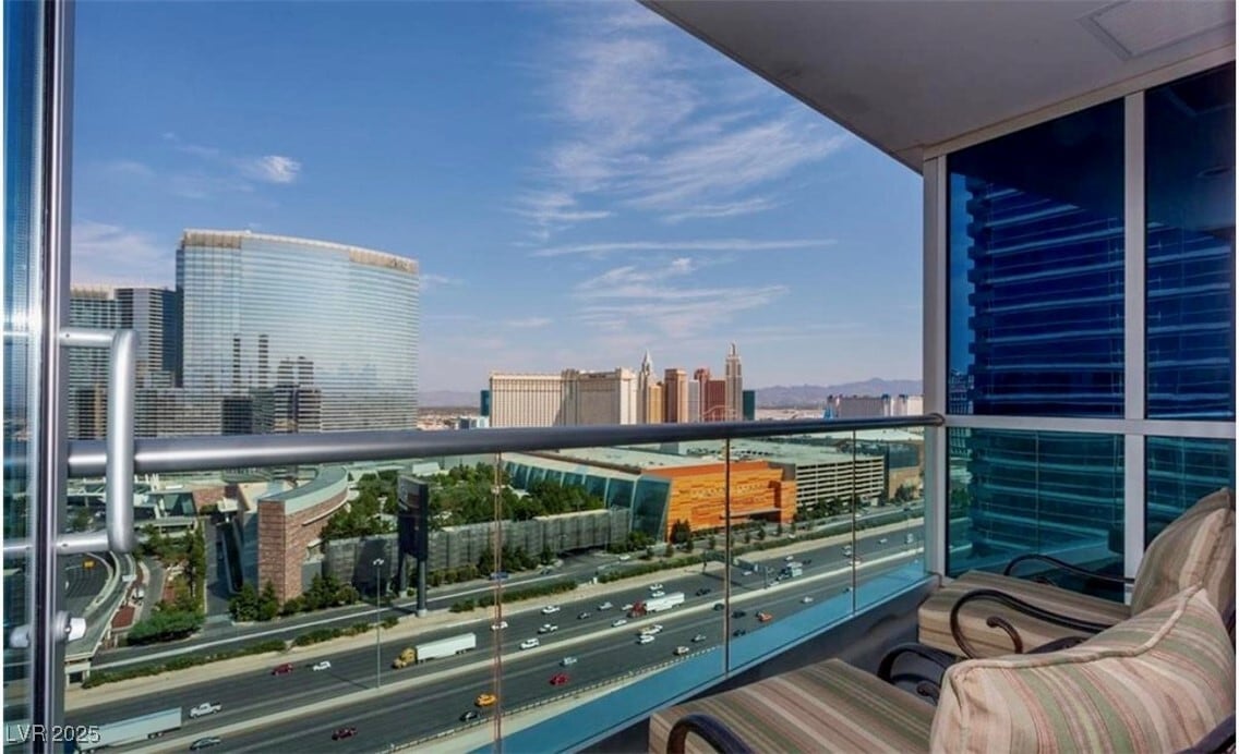 Building Photo - 4575 Dean Martin Dr