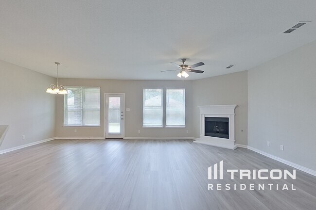 Foto del edificio - 8757 Royalwood Dr