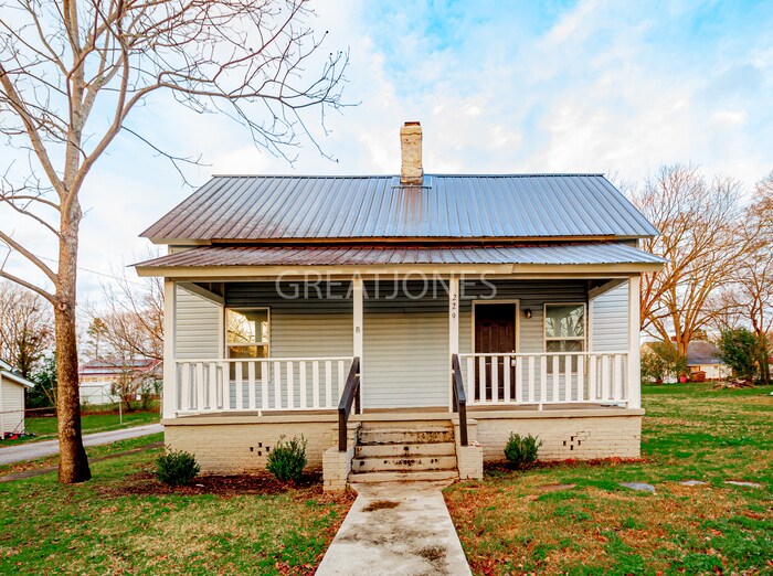 Primary Photo - Charming 2 Bedroom in Woodruff!