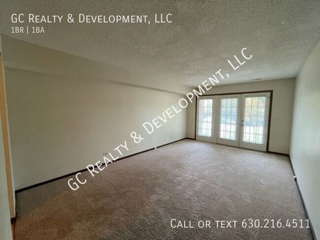 Foto del edificio - ***DOWNTOWN ELK GROVE VILLAGE - 1 BDRM CON...