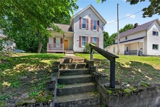 Building Photo - 505 Brown St