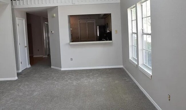 Building Photo - 5548 Bellewood St