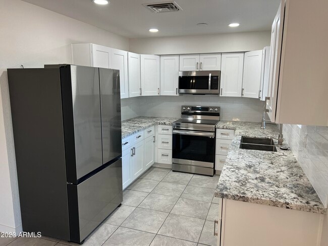 Foto del edificio - 12611 N 25th Ave