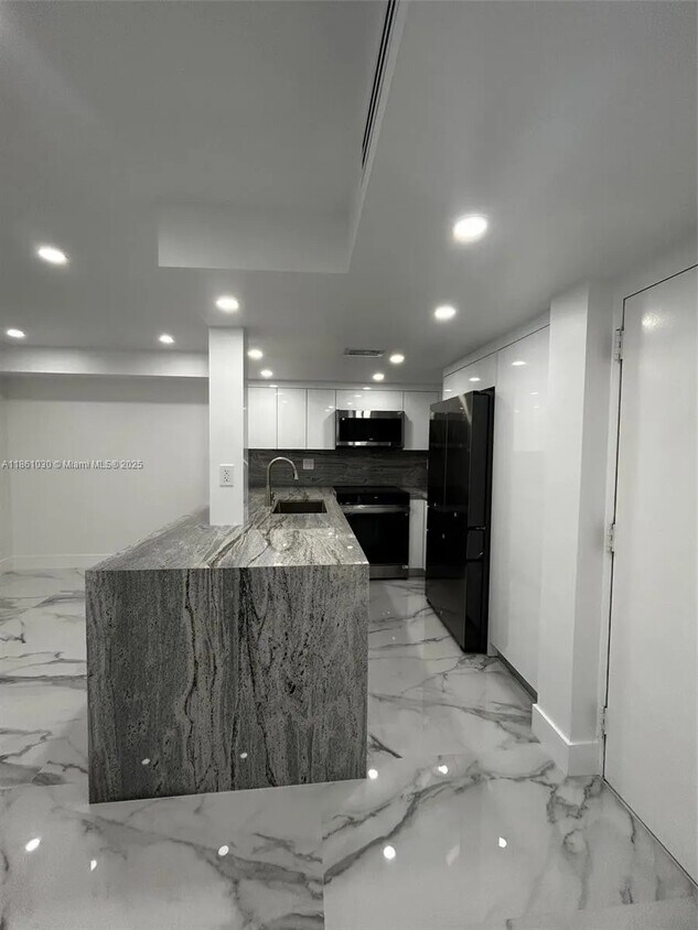 Foto principal - 11790 SW 18th St