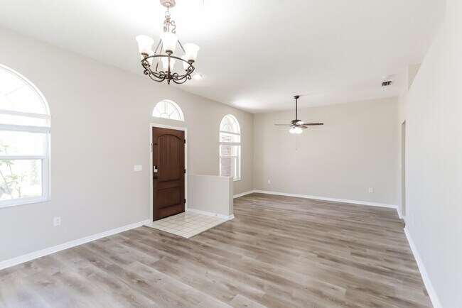 Foto del edificio - 28506 Tall Grass Dr