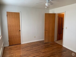 Building Photo - 2283 Rosedale Ave