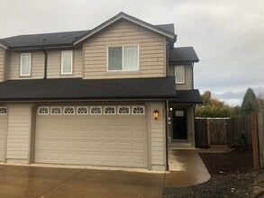 Building Photo - 857 S 8th St