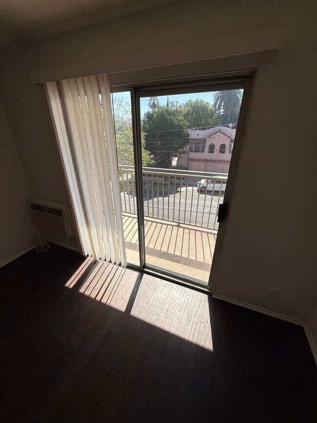 Balcón - 1357 Armadale Ave