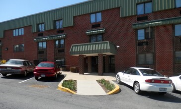 Building Photo - 120 E Franklin St