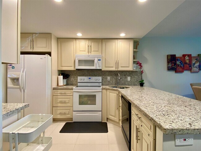 Foto del edificio - 3800 Oaks Clubhouse Dr