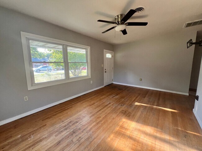 Building Photo - 8177 Solley Rd